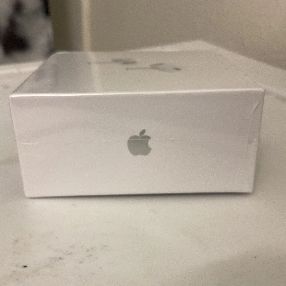 *NEW* Apple AirPod Pro’s (2nd Generation)